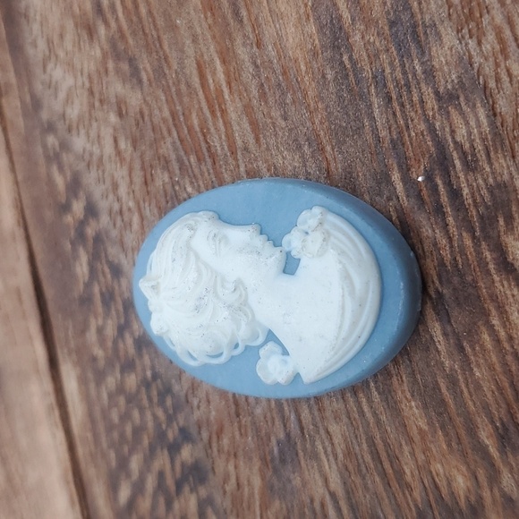 Blue cast cabochon cameo for jewelry making artist crafters bust - Picture 1 of 2